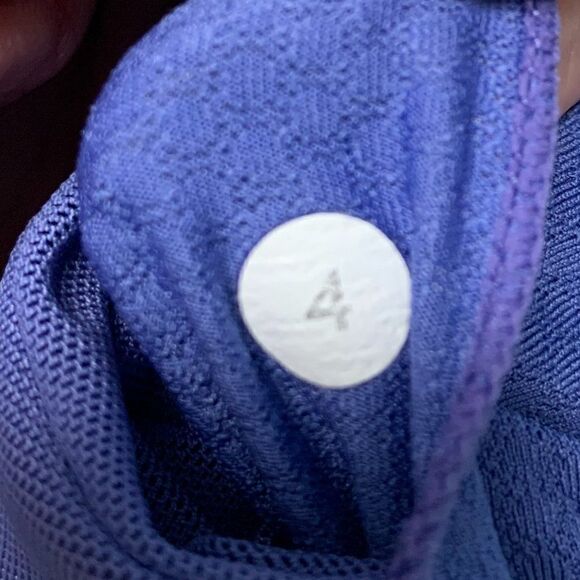 lululemon Active Strength Tank in Purple & White Size 4 - Picture 3 of 8